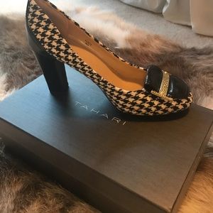 TAHARI shoes